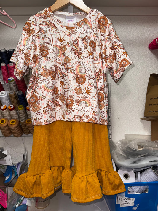 4t oversized tee/ruffle pants